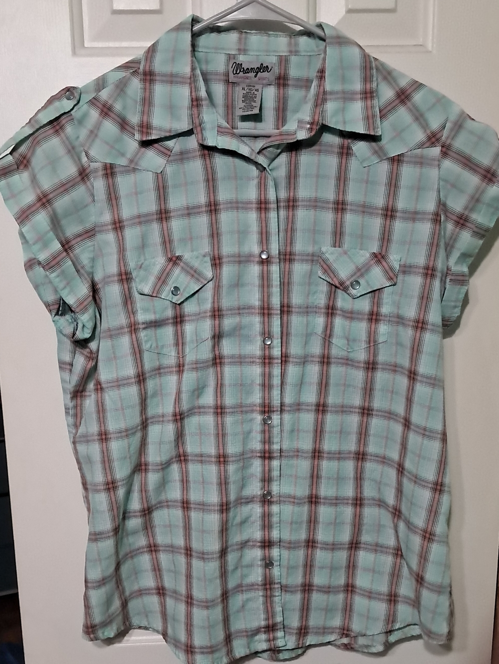 Wrangler Womans Plaid Short-Sleeve Button-Down Shirt